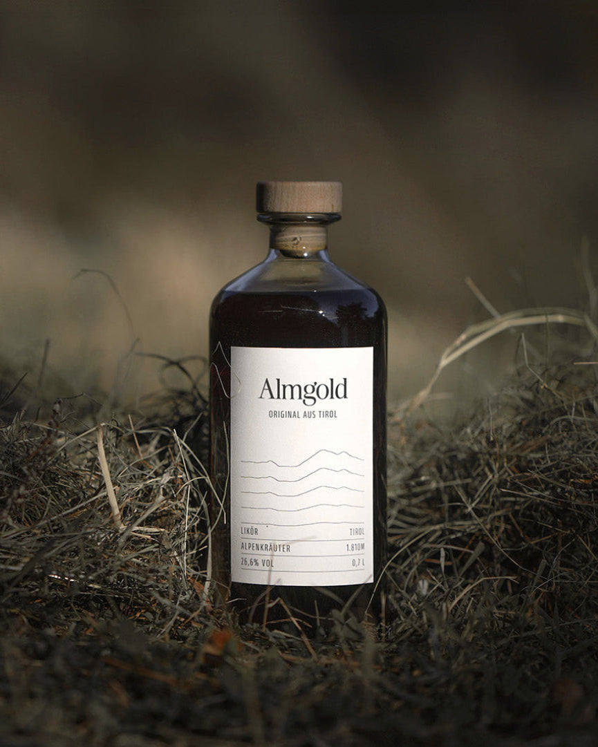 Almgold auf einer Almwiese