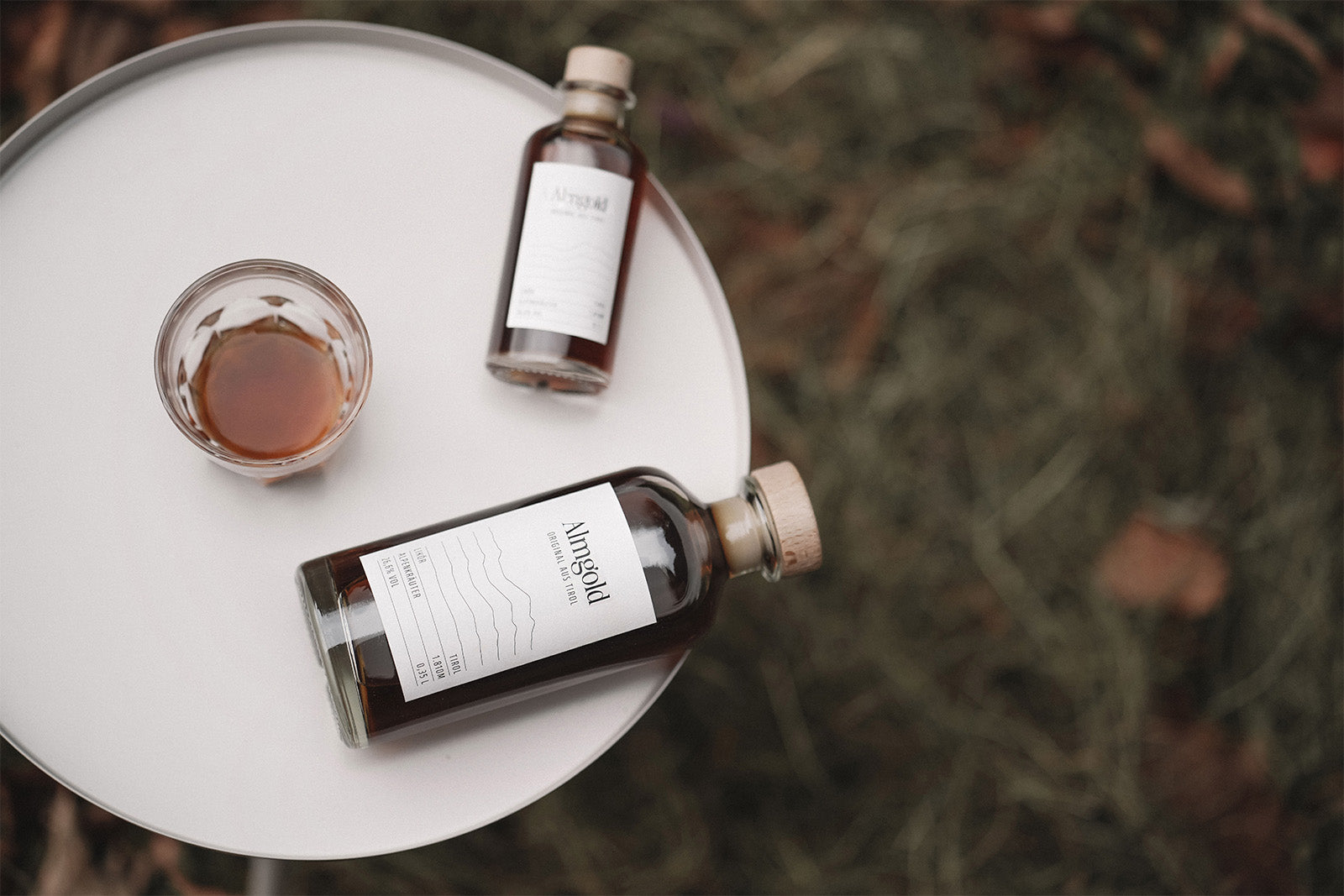 Almgold auf einem Tisch